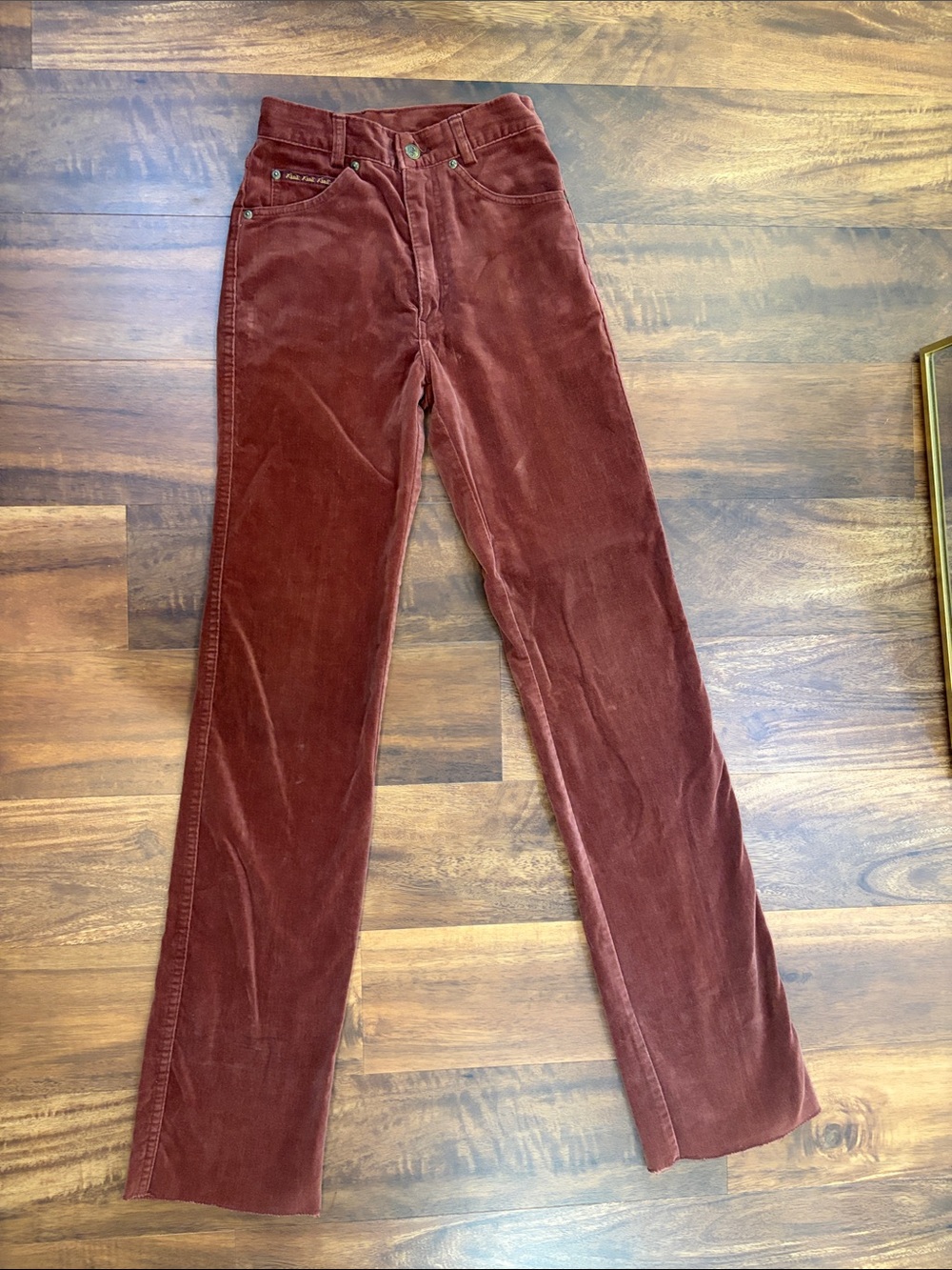 Vintage Women's Burgundy Corduroy Straight-Leg Jeans - Picture 4 of 7